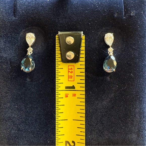 Rare Swarovski Blue Pear-Cut And Clear Crystals Vintage Drop Earrings 19mm - Picture 15 of 16